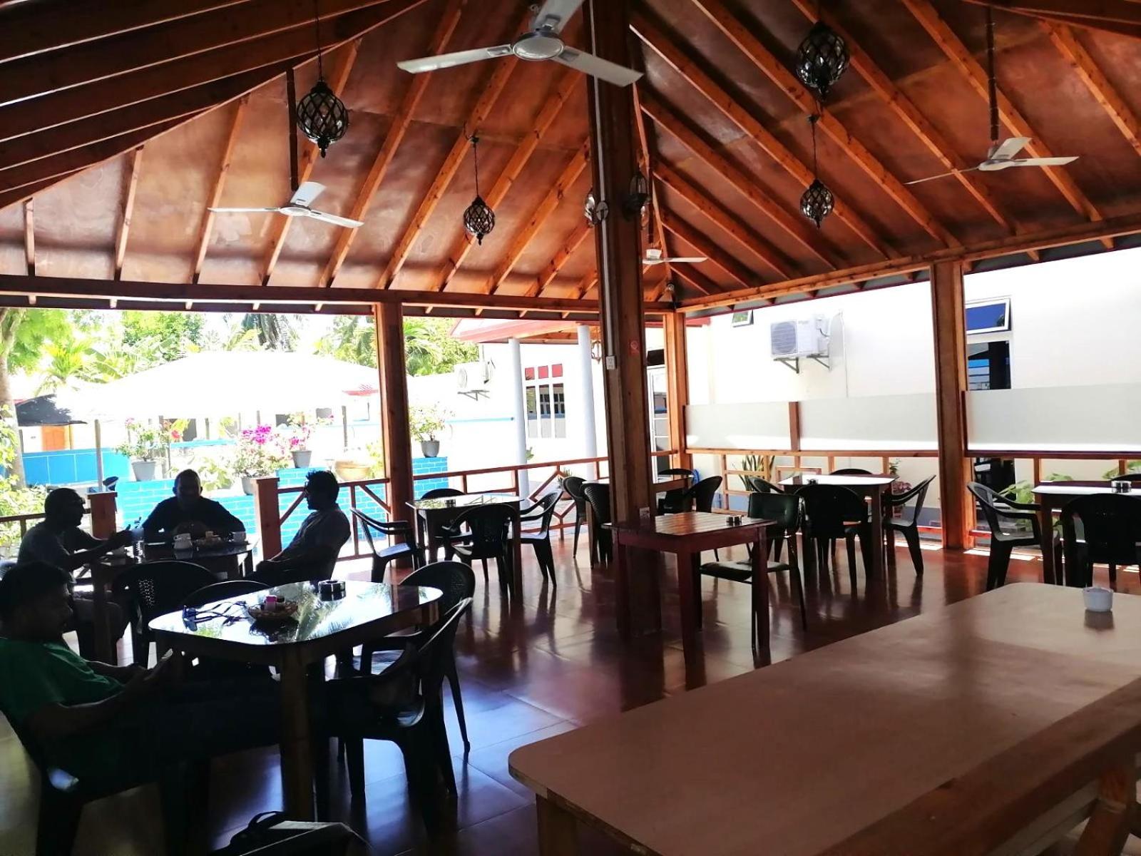 Charming Holiday Lodge- Addu Atoll Meedhoo, Maldives Bagian luar foto