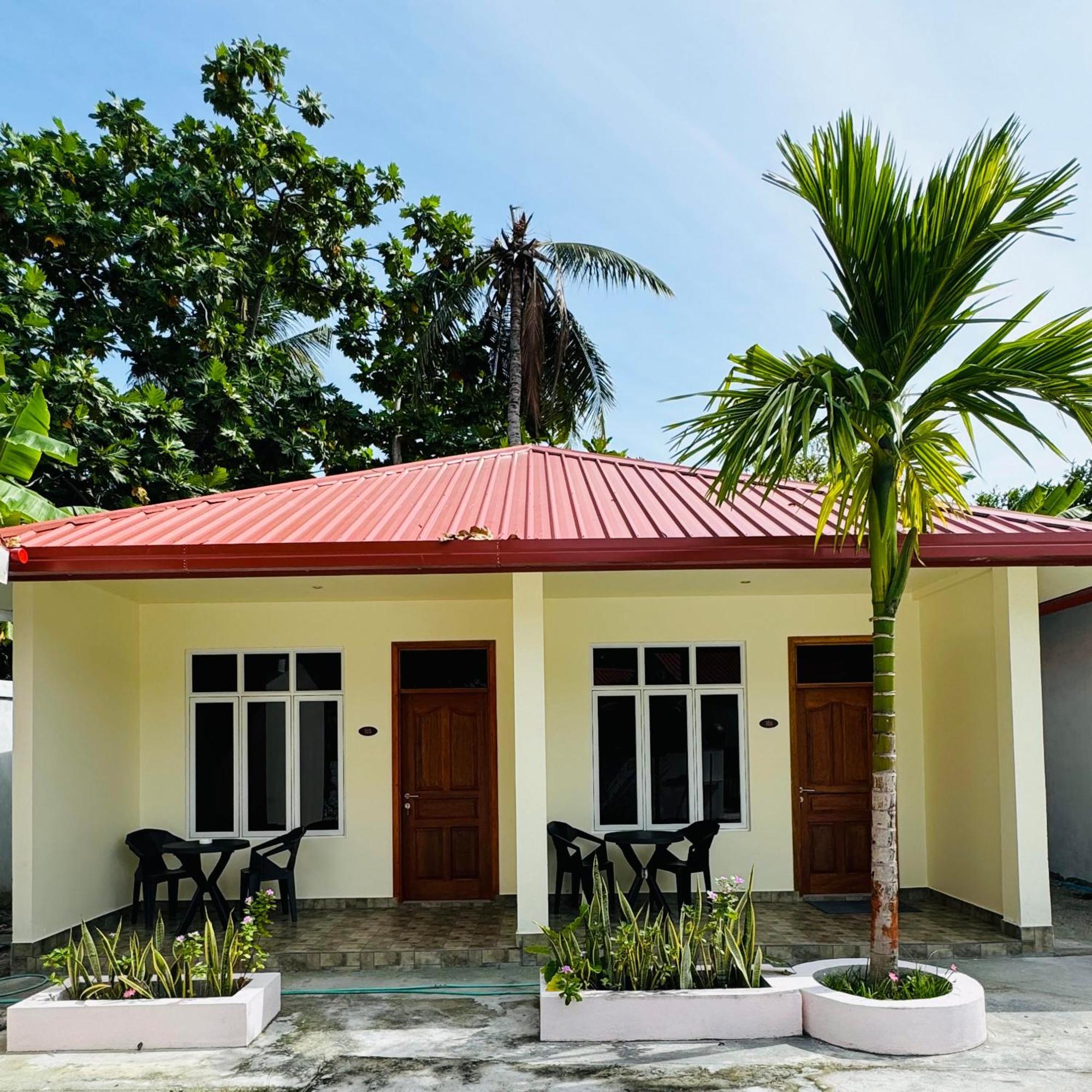 Charming Holiday Lodge- Addu Atoll Meedhoo, Maldives Bagian luar foto