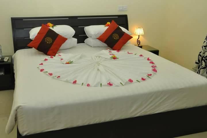 Charming Holiday Lodge- Addu Atoll Meedhoo, Maldives Bagian luar foto