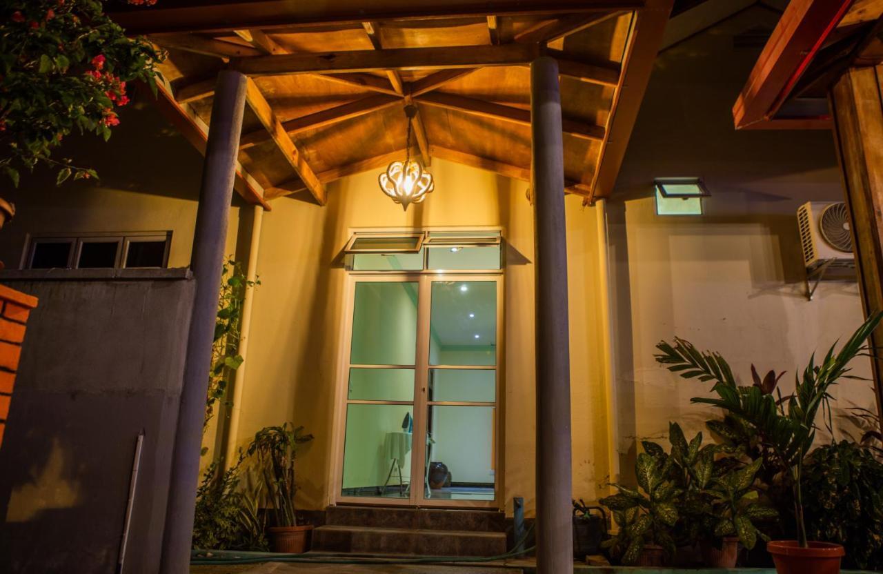 Charming Holiday Lodge- Addu Atoll Meedhoo, Maldives Bagian luar foto