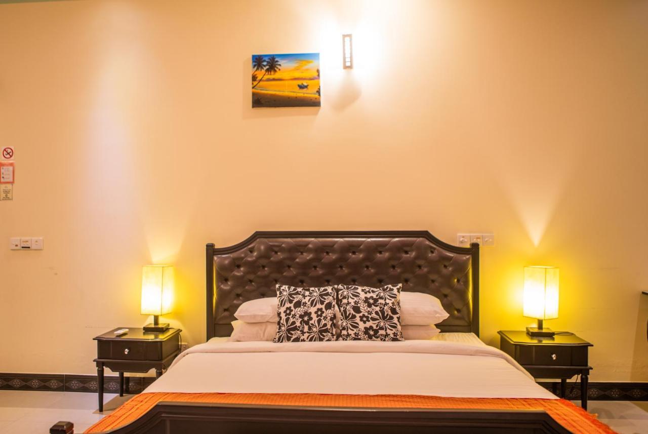 Charming Holiday Lodge- Addu Atoll Meedhoo, Maldives Bagian luar foto